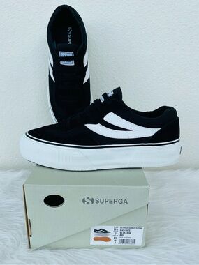 Superga Olley Colorblock Platform
Size 8.5
Black & White